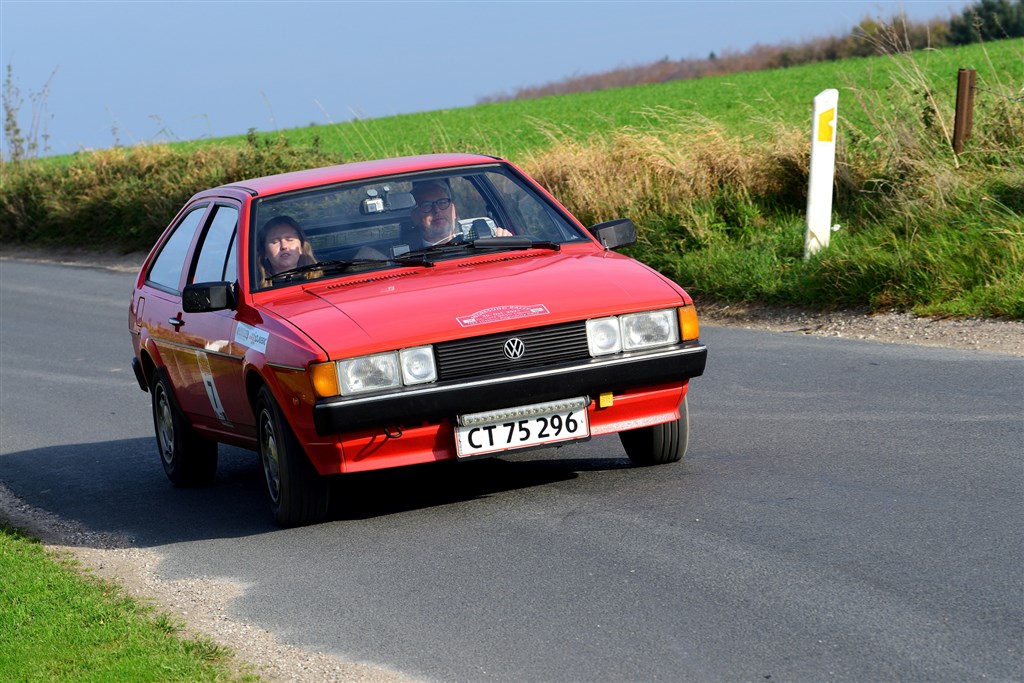 Far og datter, Torben Weber Andersen og Emilie Weber Wellendorf fra Holte og Frederiksberg, vandt Sportklassen i Oresund Rally og blev nr. 2 i mesterskabet med deres VW Scirocco GTL fra 1985.
(Foto: Morten Dam)